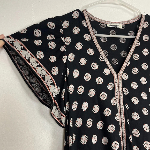 Max Studio Shirt Womens Small Black Vneck Patterned Short Sleeve Tie Front - Picture 4 of 9